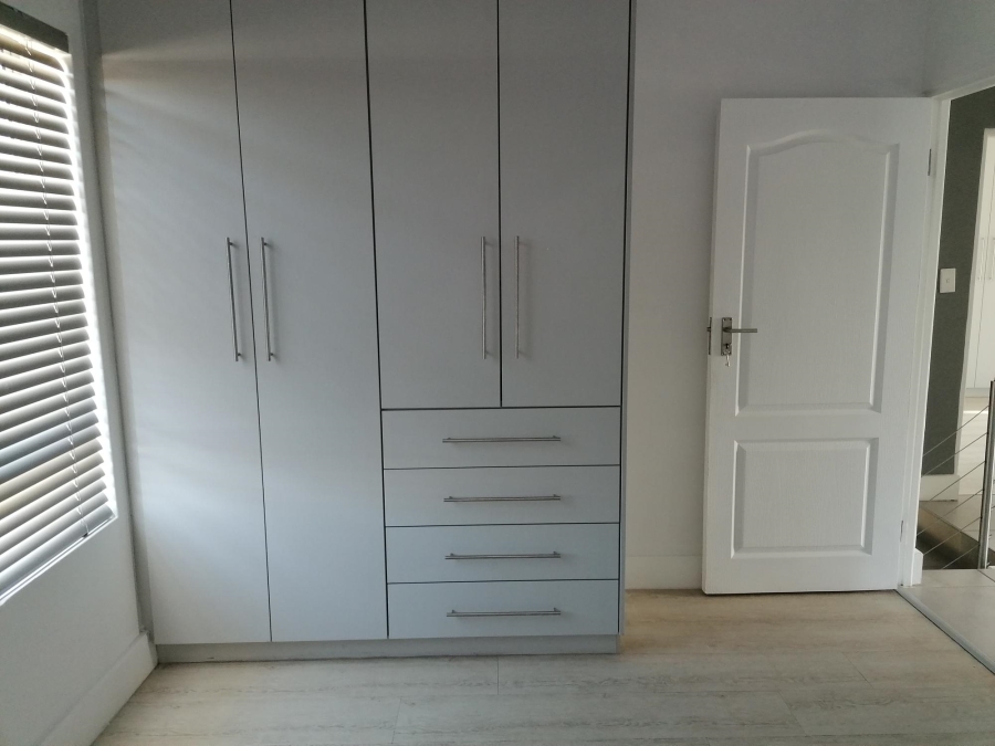 To Let 3 Bedroom Property for Rent in Langeberg Heights Western Cape